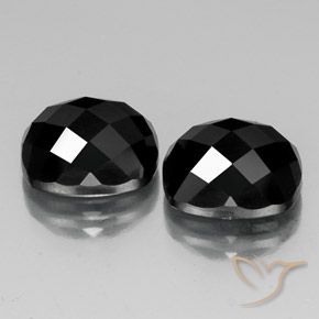 Gemas de Espinela Negro natural de 14.75 ct, Forma Cojín, Opaco