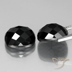 Gemas de Espinela Negro natural de 14.75 ct, Forma Cojín, Opaco