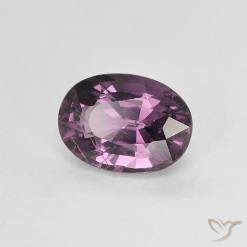 Espinela Púrpura oscuro natural de 1.35 ct, Corte Óvalo, VS-SI