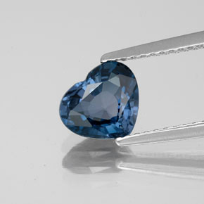Espinela azul natural de 1,42 ct, forma de corazón, VVS-VS