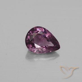 Espinela Púrpura oscuro natural de 1.33 ct, En forma de pera, VVS