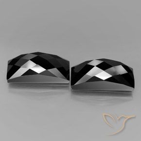 Gemas de Espinela Negro con brillo dorado natural de 25.01 ct, Corte Baguette, Opaco