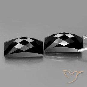 Gemas de Espinela Negro con brillo dorado natural de 25.34 ct, Corte Baguette, Opaco