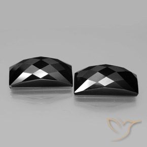 Gemas de Espinela Negro natural de 25.16 ct, Corte Baguette, Opaco