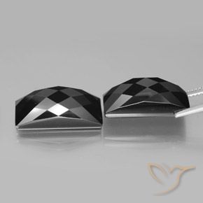 Gemas de Espinela Negro natural de 25.16 ct, Corte Baguette, Opaco