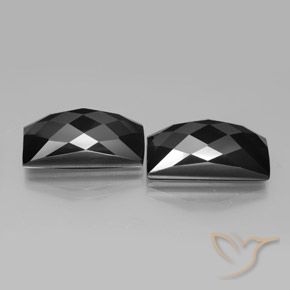 Gemas de Espinela Negro natural de 25.16 ct, Corte Baguette, Opaco
