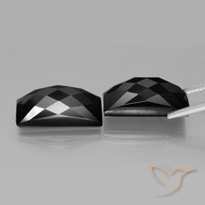 Gemas de Espinela Negro natural de 25.13 ct, Corte Baguette, Opaco