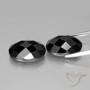 Gemas de Espinela Negro natural de 13.46 ct, Ovalada, Opaco