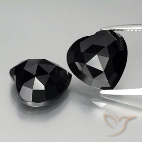 17.33ctw Natural Negro Espinela, Corazón, Opaco