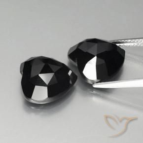 Gemas de Espinela Negro natural de 17.60 ct, Corazón, Opaco