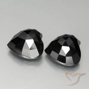 Gemas de Espinela Negro natural de 17.73 ct, Corazón, Opaco