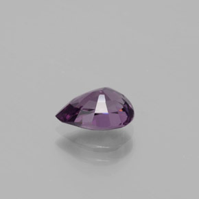 Espinela Púrpura oscuro natural de 1.35 ct, En forma de pera, VVS