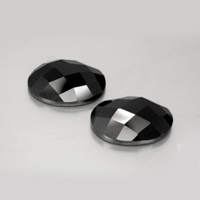 Gemas de Espinela Negro natural de 12.59 ct, Corte Óvalo, Opaco