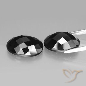 Gemas de Espinela Negro natural de 19.43 ct, Corte Óvalo, Opaco