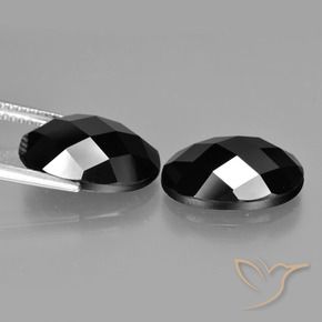 Gemas de Espinela Negro natural de 12.20 ct, Ovalada, Opaco