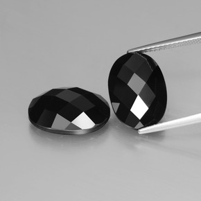 Gemas de Espinela Chorlo natural de 12.71 ct, Corte Óvalo, Opaco