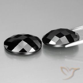Gemas de Espinela Negro natural de 25.08 ct, Ovalada, Opaco