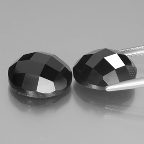 Gemas de Espinela Negro natural de 12.64 ct, Corte Redondo, Opaco