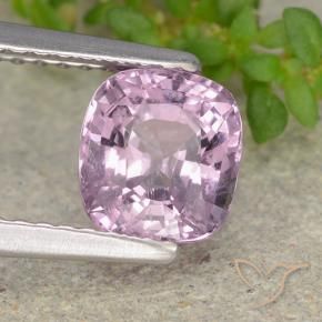 Espinela Púrpura medio natural de 1.42 ct, Forma Cojín, VS