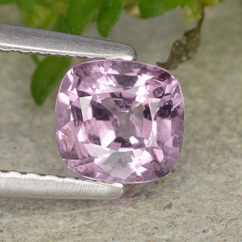 0.95ct Natural Lavanda intenso Espinela, Forma Cojín, VS, Photo A
