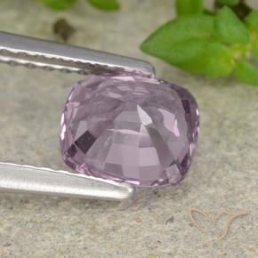 Espinela Púrpura muy claro natural de 1.39 ct, Forma Cojín, VVS-VS
