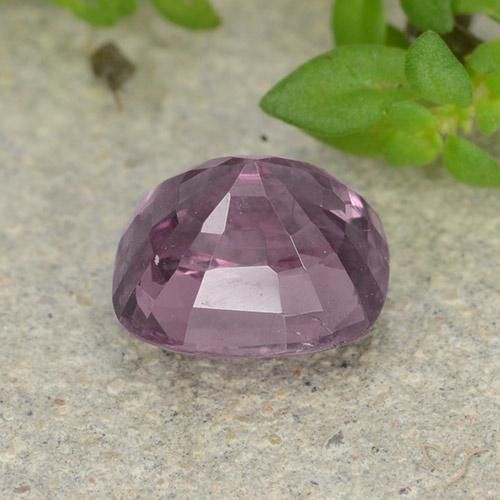 Espinela Sangría oscuro natural de 1.52 ct, Forma Cojín, VVS-VS
