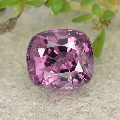 1.26ct Natural Púrpura medio espinela, Forma Cojín, VVS-VS, Photo A