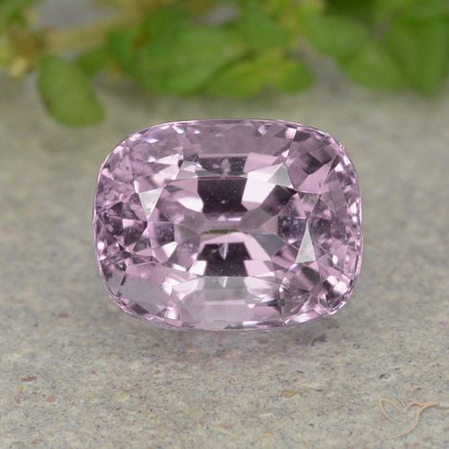 1.66ct Natural Púrpura claro Espinela, Forma Cojín, VS, Photo A