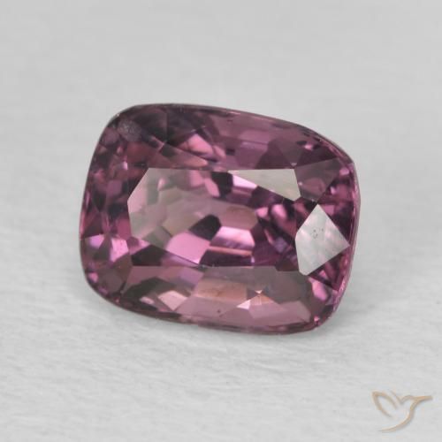 Espinela Rojo púrpura intenso natural de 1.89 ct, Forma Cojín, VVS-VS