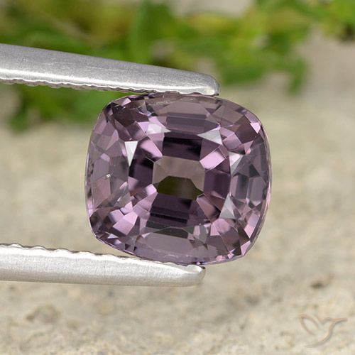 1.45ct Natural Púrpura oscuro Espinela, Forma Cojín, VVS