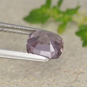 Espinela Violeta grisáceo claro natural de 1.56 ct, Forma Cojín, VVS