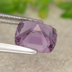 Espinela Púrpura medio natural de 1.32 ct, Forma Cojín, VS