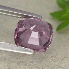 Espinela Púrpura oscuro medio natural de 1.33 ct, Forma Cojín, VVS