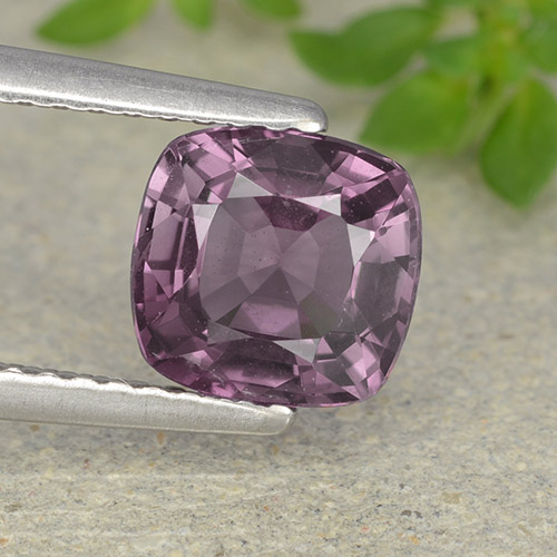 Espinela Púrpura medio natural de 1.56 ct, Corte Cojín, VVS-VS