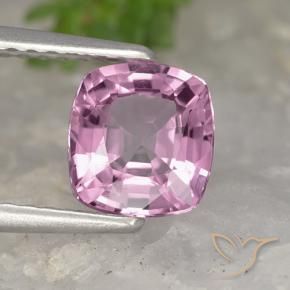 Espinela Púrpura rojizo natural de 1.33 ct, Forma Cojín, VVS