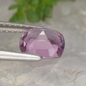 Espinela Púrpura rojizo natural de 1.33 ct, Forma Cojín, VVS