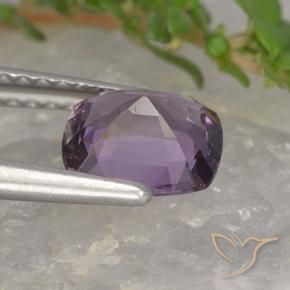 Espinela Violeta grisáceo claro natural de 1.26 ct, Forma Cojín, VVS
