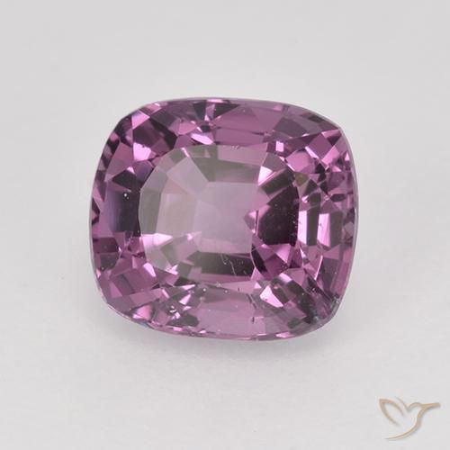 Espinela Mora de Boysen natural de 1.36 ct, Forma Cojín, VVS-VS
