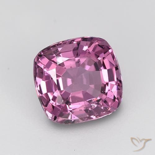 Espinela Sangría natural de 1.31 ct, Forma Cojín, VVS-VS