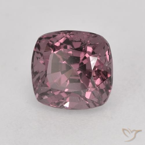 Espinela Púrpura oscuro natural de 1.49 ct, Forma Cojín, VVS-VS