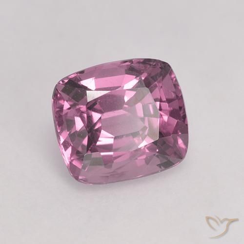 Espinela Púrpura rojizo claro natural de 1.38 ct, Forma Cojín, VVS-VS