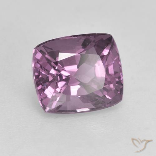 Espinela Violeta oscuro medio natural de 1.54 ct, Forma Cojín, VVS-VS