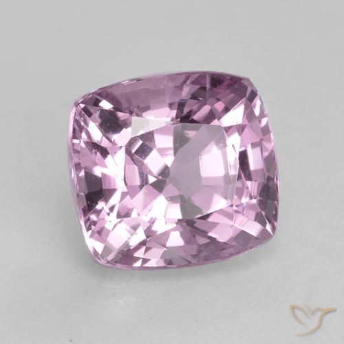 Espinela Violeta grisáceo claro natural de 1.62 ct, Forma Cojín, VVS-VS