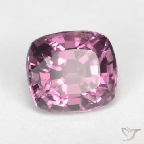 espinela Púrpura rojizo natural de 1.42 ct, Forma Cojín, VVS-VS