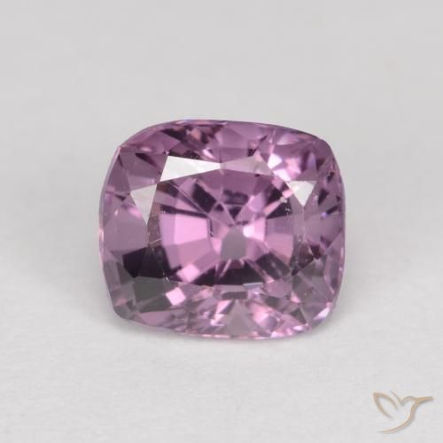 Espinela Púrpura medio natural de 0.87 ct, Forma Cojín, VS-SI