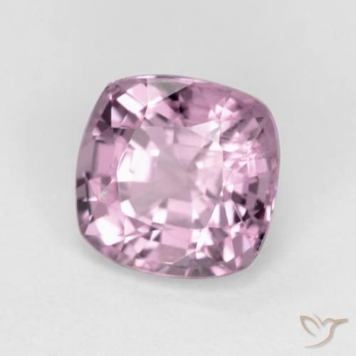 Espinela Púrpura claro medio natural de 1.30 ct, Forma Cojín, VS