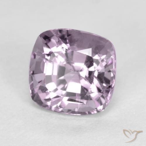 Espinela Violeta grisáceo natural de 1.35 ct, Forma Cojín, VS