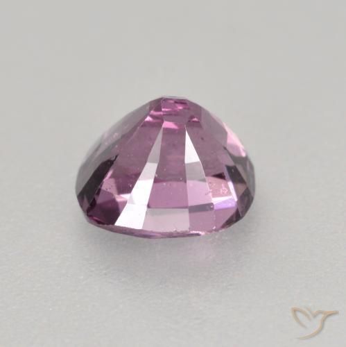 Espinela Mora de Boysen natural de 0.99 ct, Forma Cojín, VS