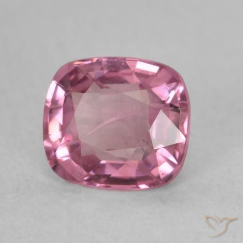 Espinela Púrpura oscuro natural de 0.66 ct, Forma Cojín, VVS-VS
