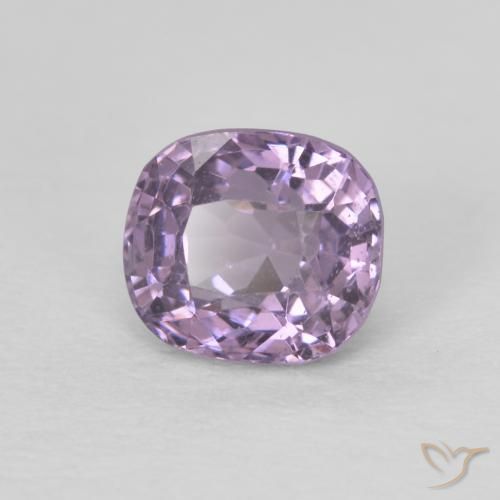 Espinela Violeta grisáceo claro natural de 0.66 ct, Forma Cojín, VS